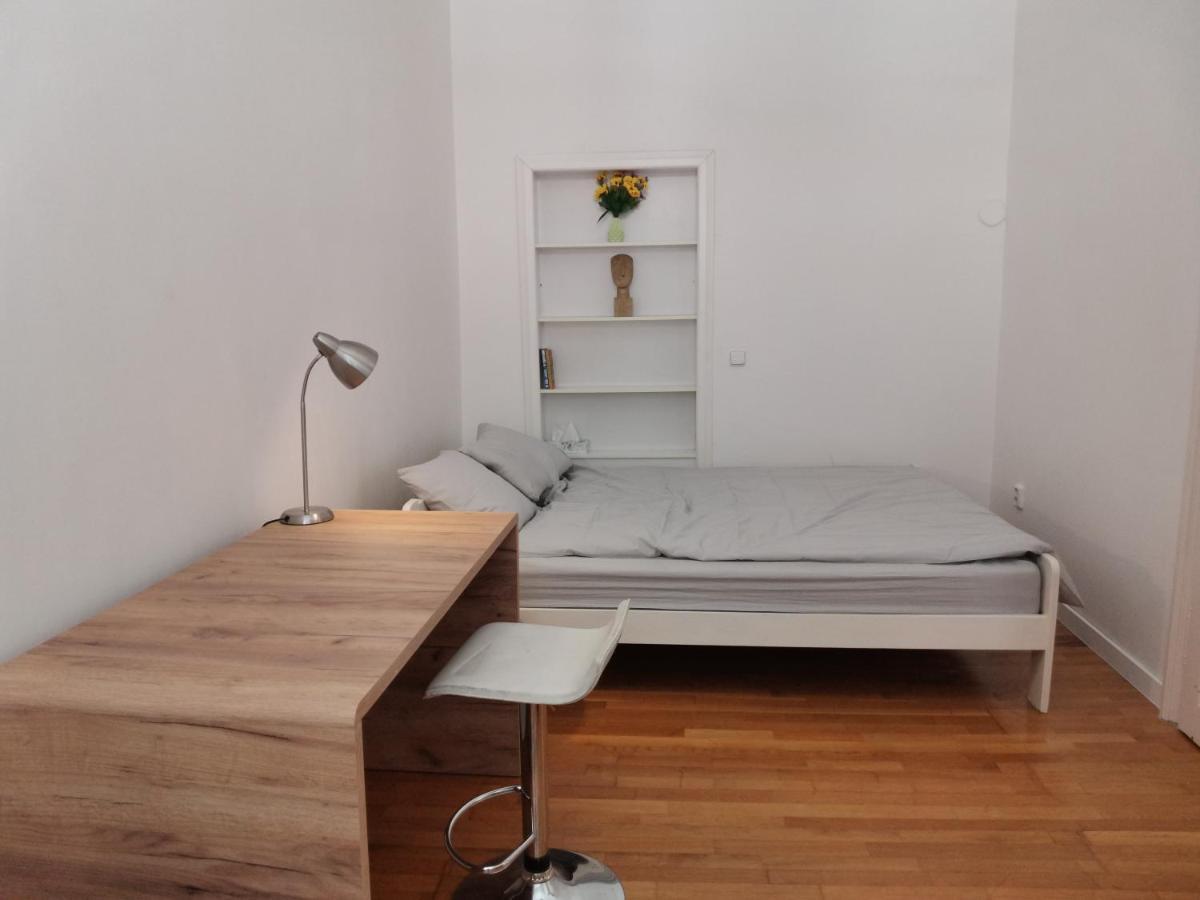 Downtown 3 Bdr Charm - Walk To All Attractions Bratislava Eksteriør billede